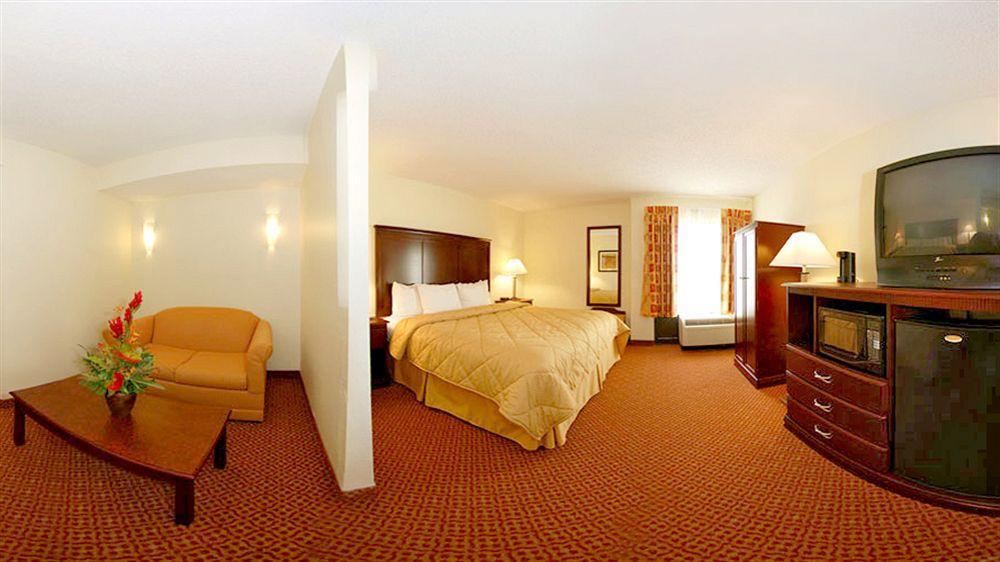 Comfort Inn Birmingham Homewood Екстериор снимка
