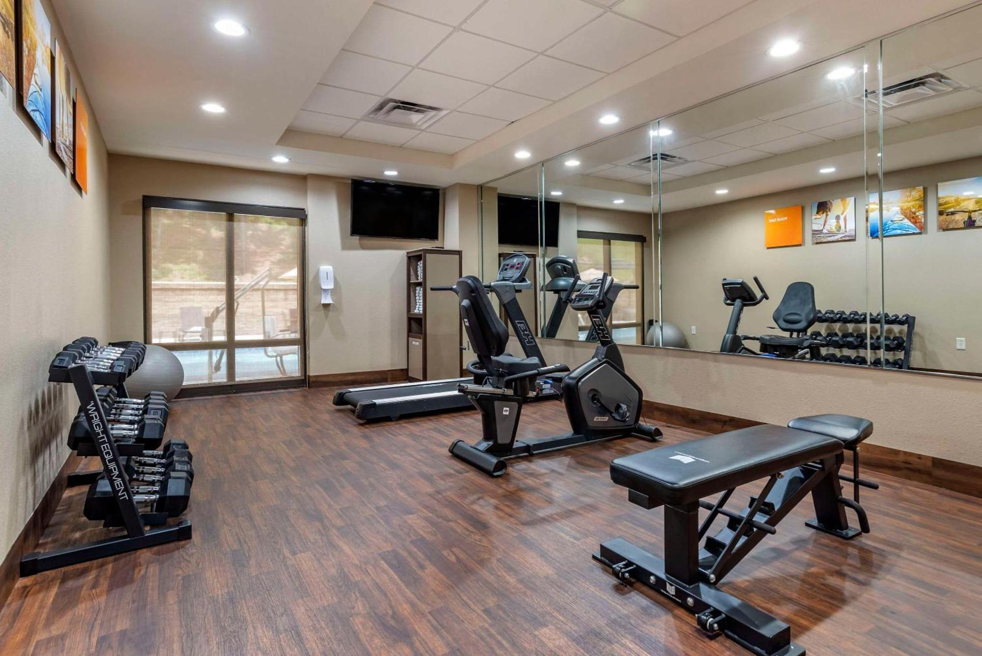 Comfort Inn Birmingham Homewood Екстериор снимка