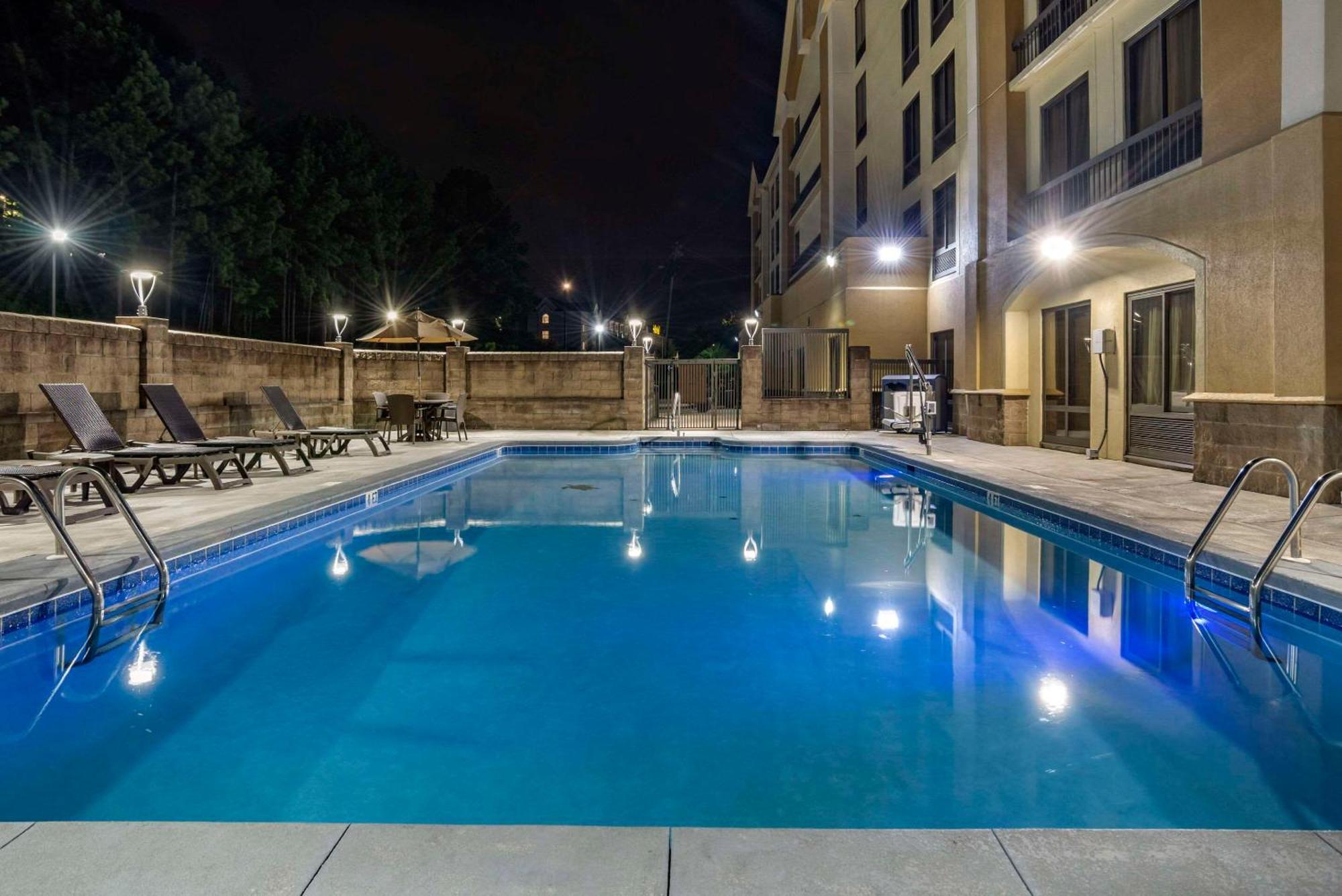Comfort Inn Birmingham Homewood Екстериор снимка