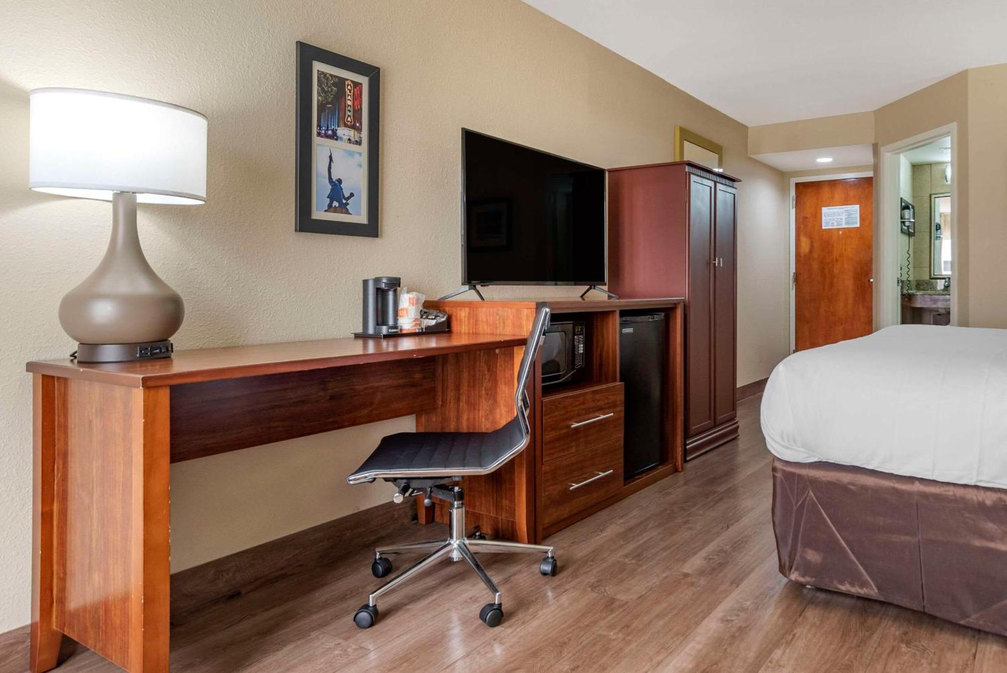 Comfort Inn Birmingham Homewood Екстериор снимка
