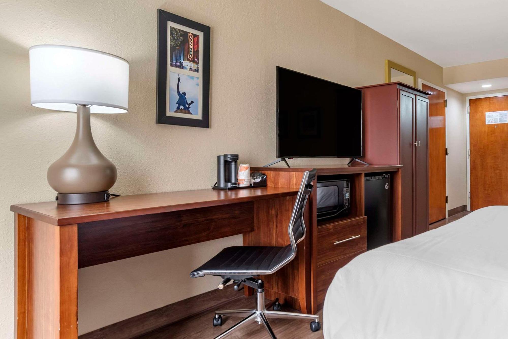 Comfort Inn Birmingham Homewood Екстериор снимка