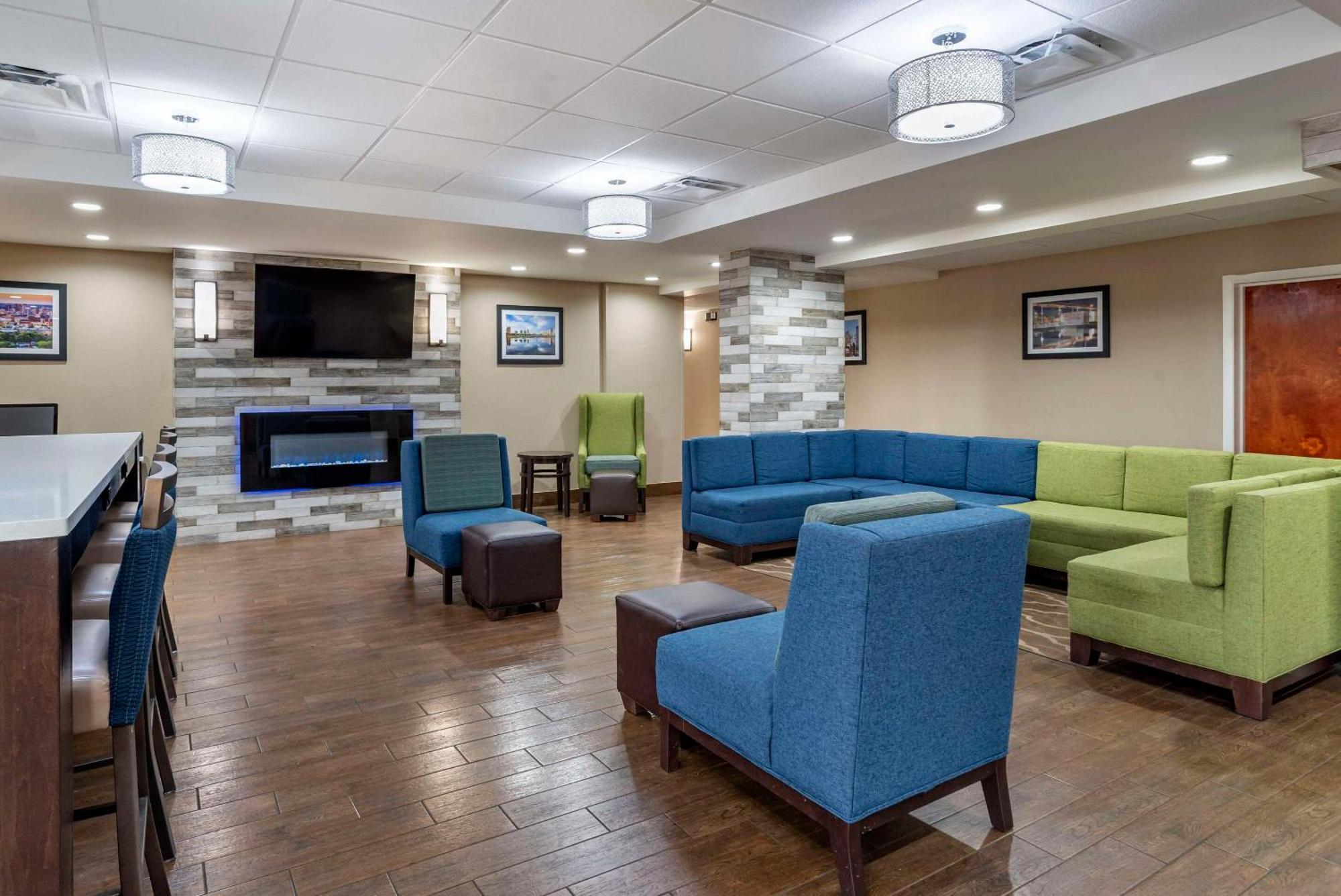 Comfort Inn Birmingham Homewood Екстериор снимка